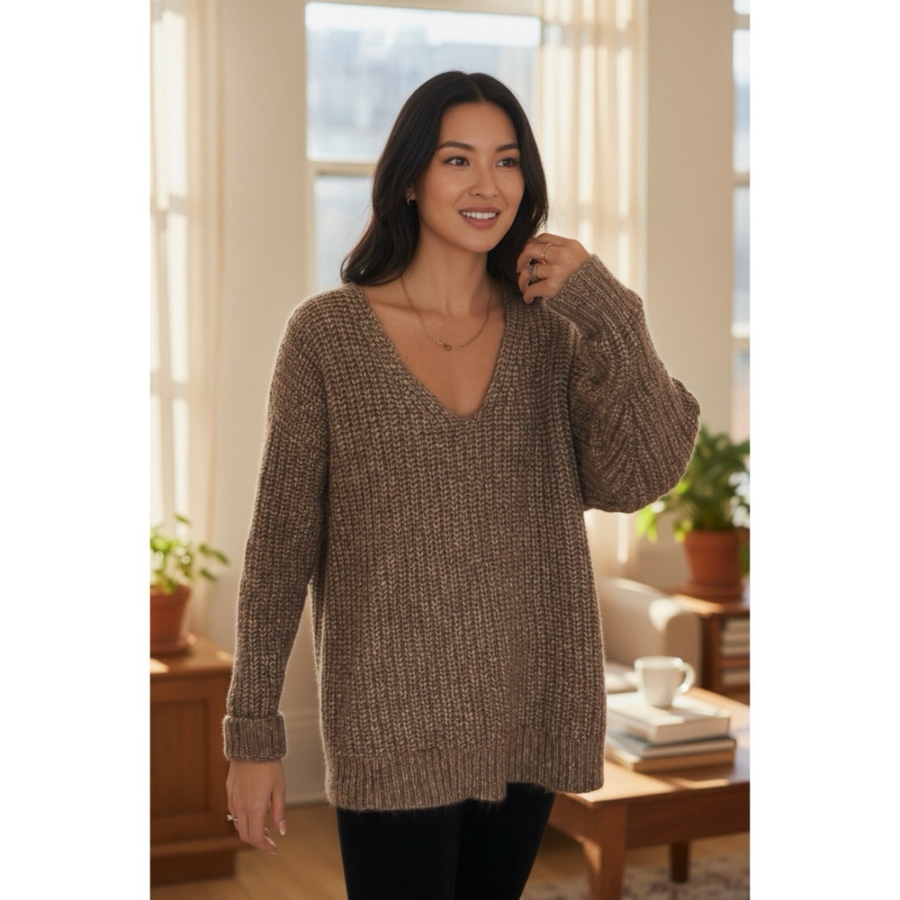 Aritzia Wilfred Alpaca Blend Italian Knit Sweater XXS Brown Oversized V Neck